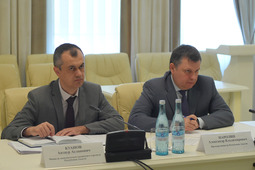 Участие во встрече принимали премьер-министр республики Александр Наролин, министр экономического развития и торговли Анзаур Куанов